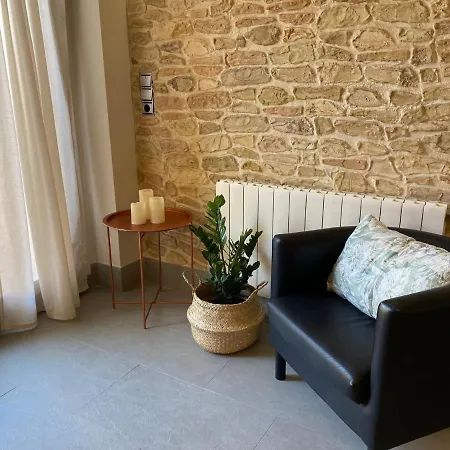 Apartment Mona *