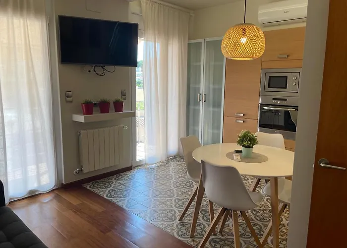 Mona Apartament *