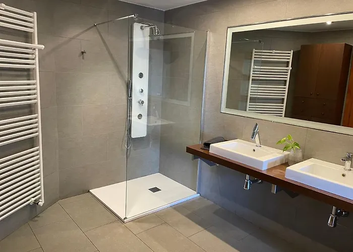 Apartament Mona *
